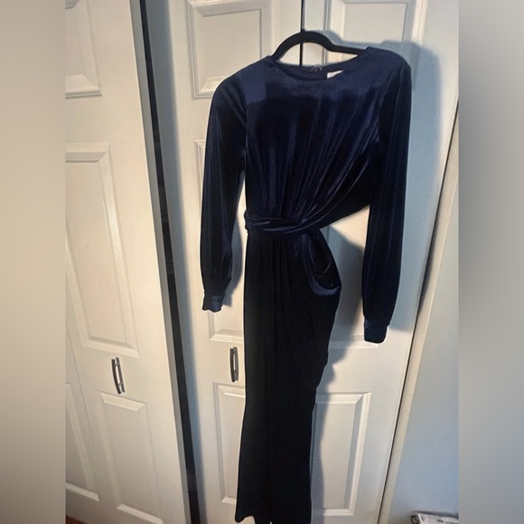 One33 Social Navy Velvet Gown Size 2 Margarite Stretch Velvet Cutout Slit - Picture 4 of 7